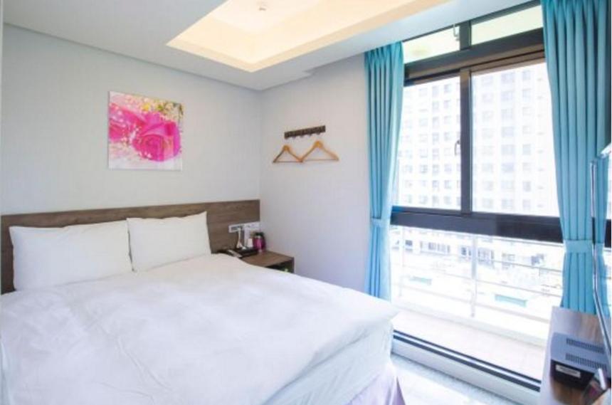 九九商旅 Hotel Taichung Luaran gambar