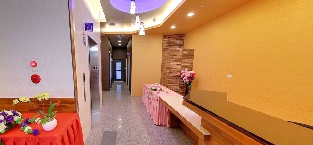九九商旅 Hotel Taichung Luaran gambar